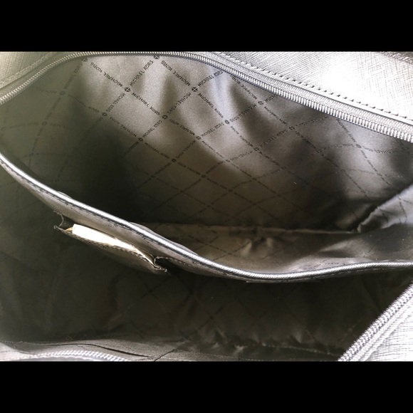 ‼️SALE‼️👜💕- NWT Michael Kors Large Laptop Tote - Picture 3 of 5